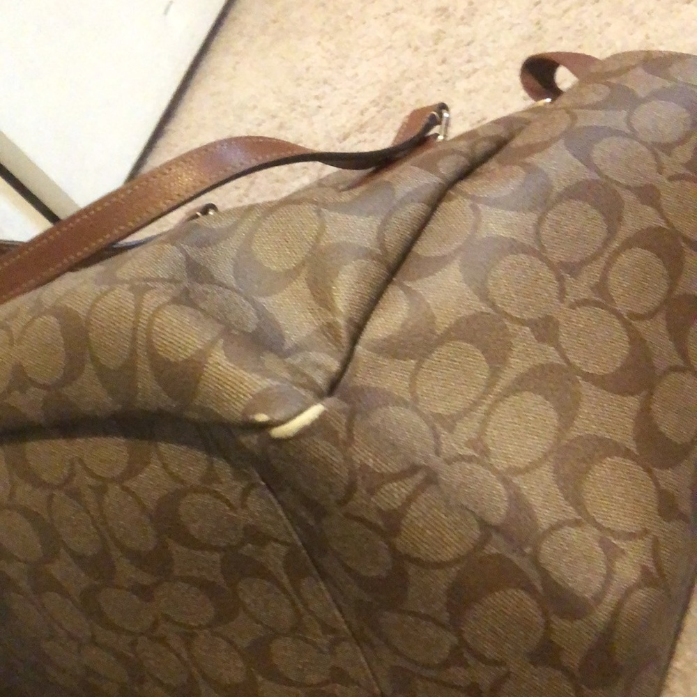 Coach - Picture 5 of 6